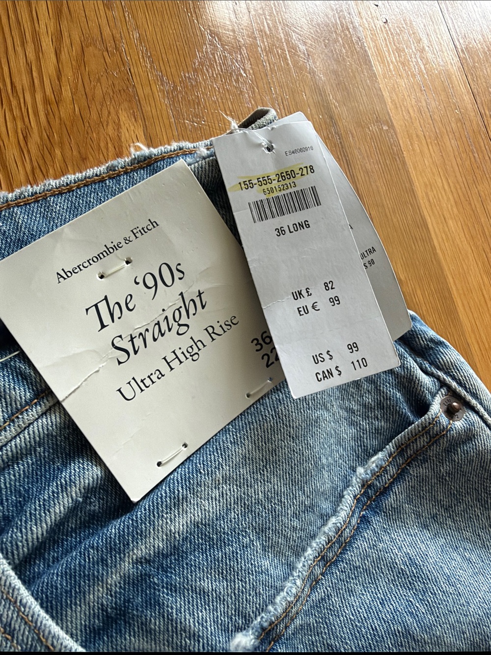 Abercrombie & Fitch Light Wash Ultra High-Rise Straight Jeans